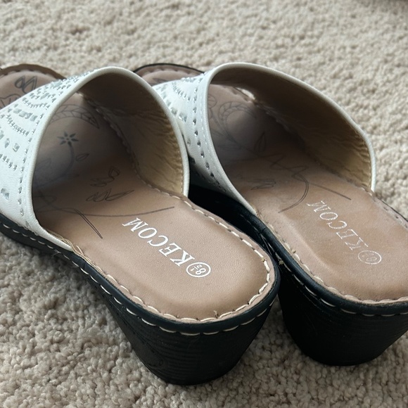 Women’s sandals - Picture 2 of 2